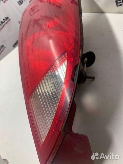 Фонарь задний правый Ford Focus 1 хетчбек 2 2002