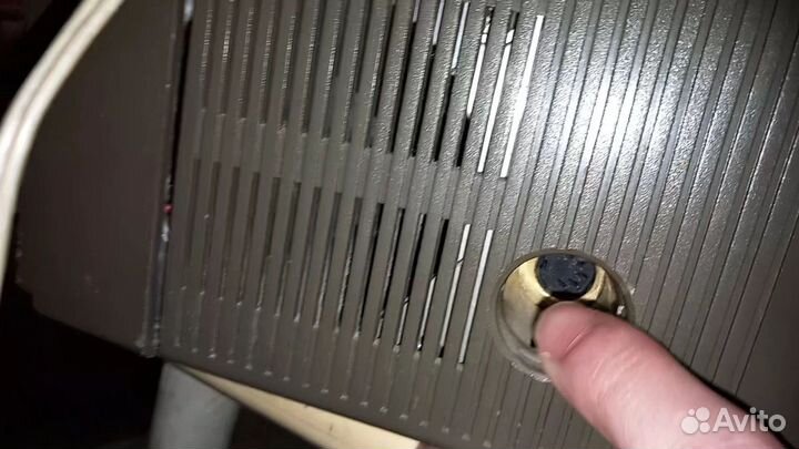 Ретро ноутбук 286, первые модели, вид чемоданчика