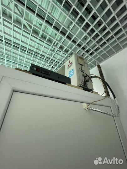 Продается холодильник под цветы