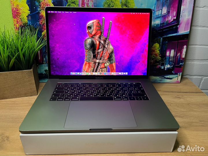 Macbook pro 15 2018 6 ядер,i7, 16gb, 500 ssd