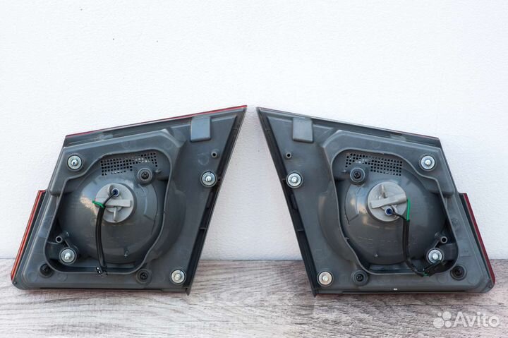 Фонарь задний внутренний Шевроле Круз седан