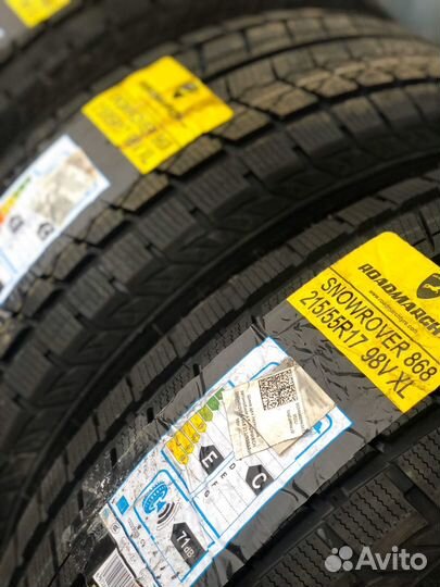 Roadmarch Snowrover 868 215/55 R17 97V