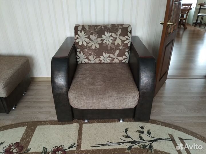 Продам диван с креслом