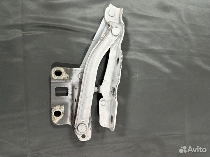 Петля капота левая Omoda C5