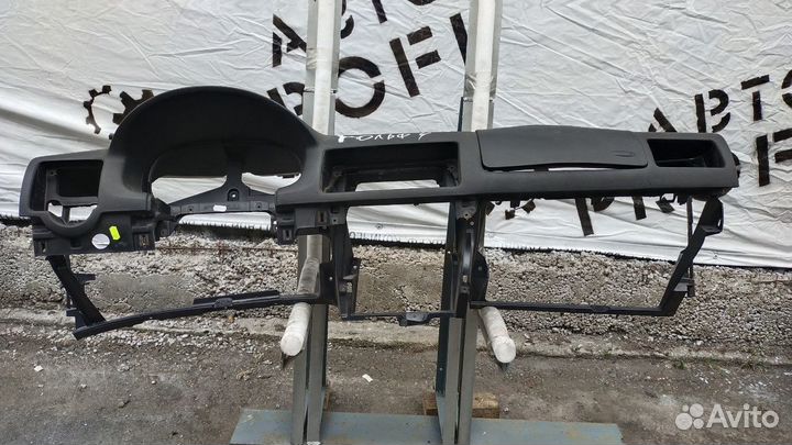 Торпедо Volkswagen Golf 4