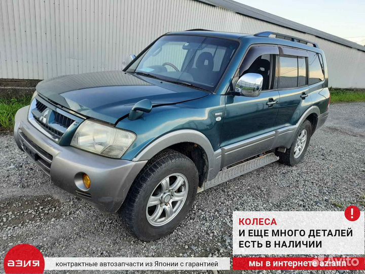 Стекло багажника правое Mitsubishi Pajero 3 V75W