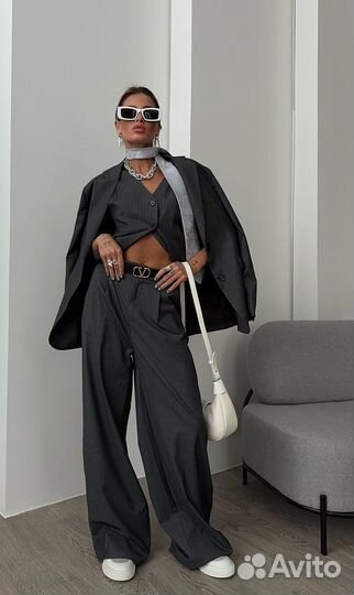 Брючный костюм валентино тройка