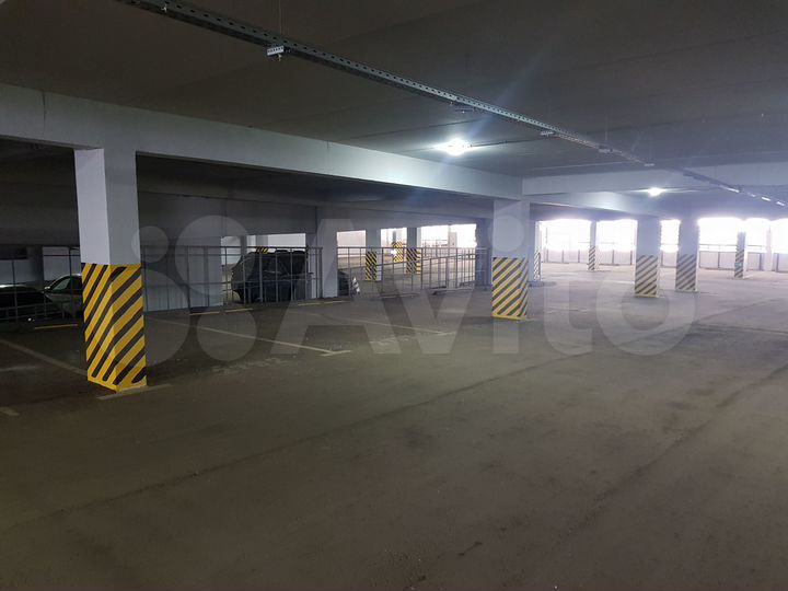 Машиноместо, 14 м²