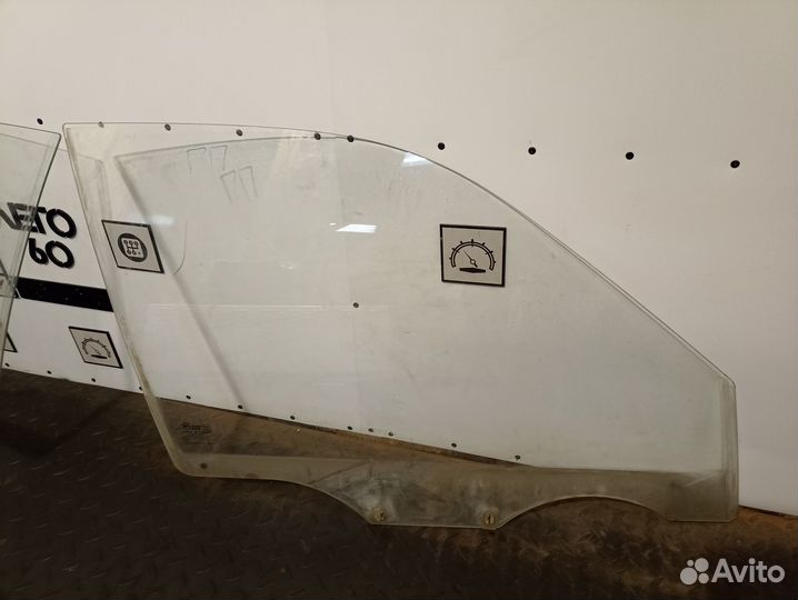 Стекло двери передней для Hyundai Accent 2