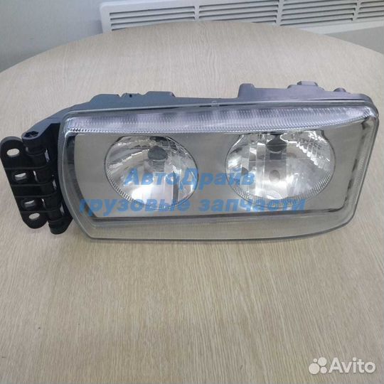 Фара Ивеко Стралис 504020193