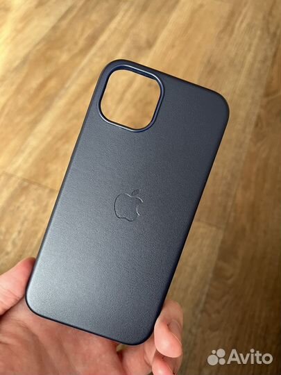 Чехол на iPhone 13