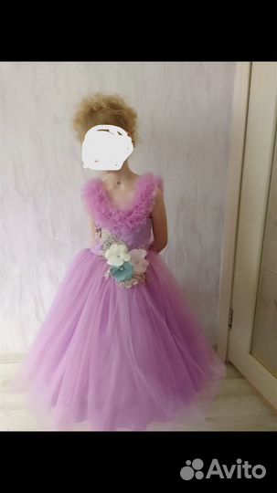 Платье нарядное на 6-7 лет
