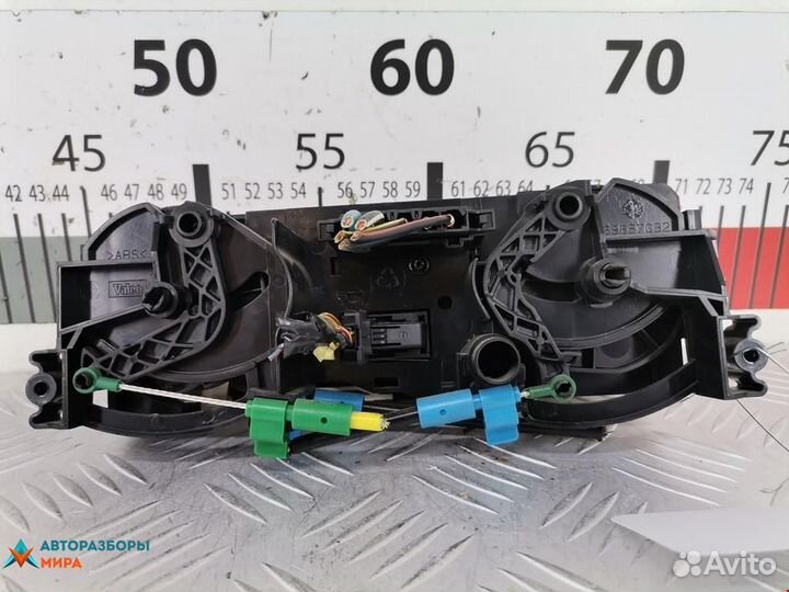 Блок управления печки / климат-контроля Mitsubishi