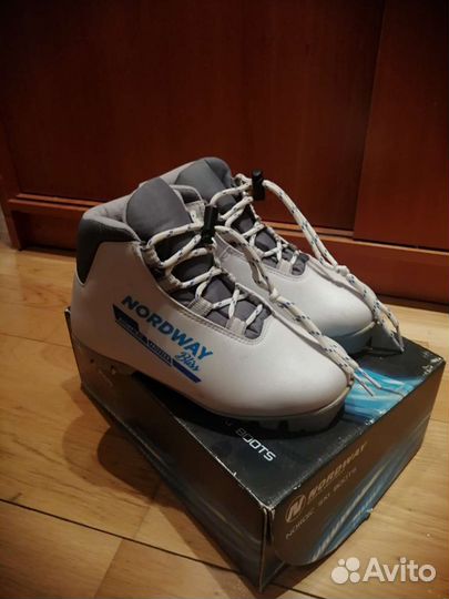 Лыжные ботинки