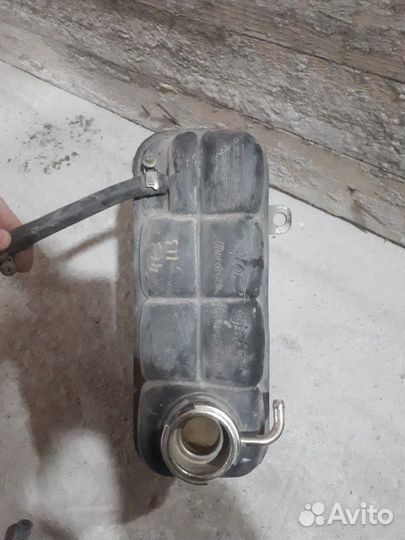 Расширительный бачок мерседес 202,208