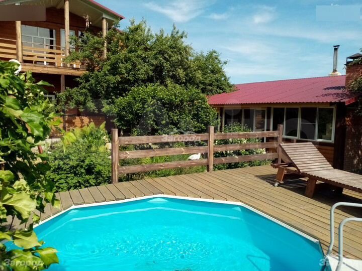 Коттедж 300 м² на участке 15 сот.