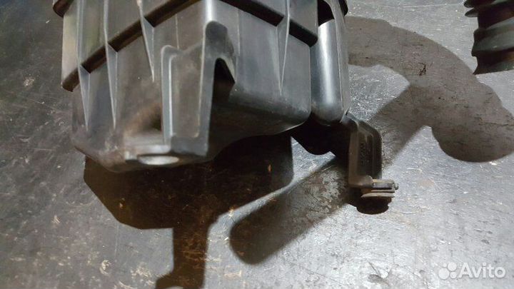 Резонатор воздушного фильтра Subaru Forester SG6