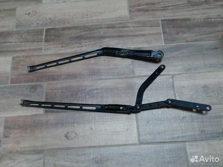 Поводок стеклоочистителя Mercedes-Benz W203