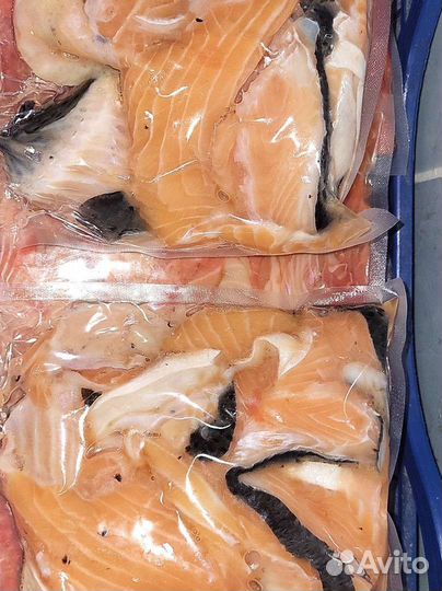 Суповой набор для ухи. Головы лососевые. Брюшки