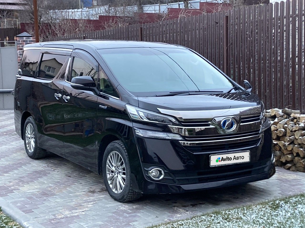 Toyota Vellfire: фото владельца