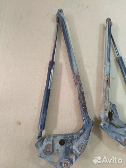 Петля капота Mercedes-Benz E-Class W210 3.2 бензин