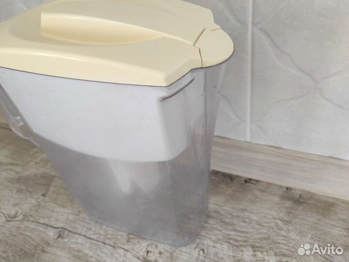 Кувшин для очистки воды