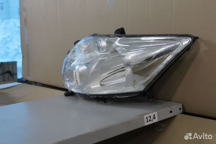 Фара левая Таета Аурис, 2006-2012