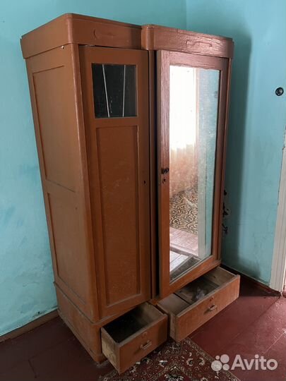 Мебель старая