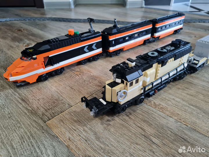 Железная дорога и поезда с вагончиками