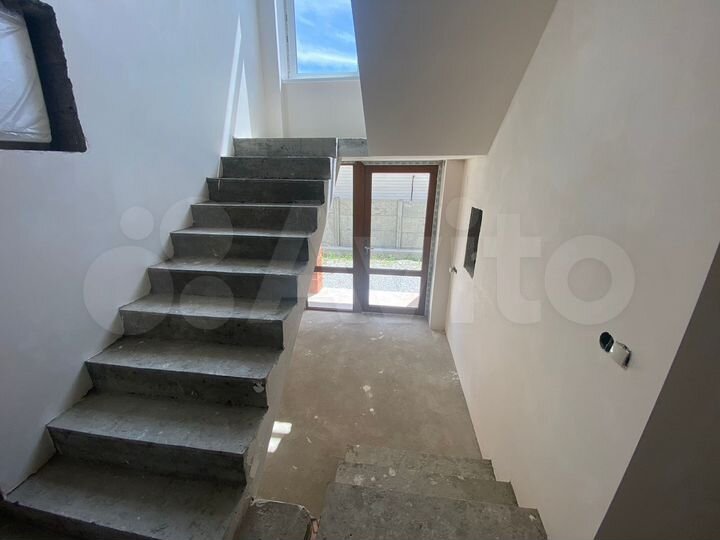 Дом 185 м² на участке 6 сот.