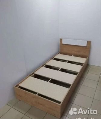 Кровать