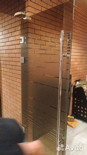 Дверь стеклянная межкомнатная