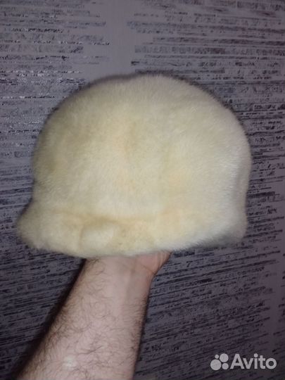 Женская зимняя шапка