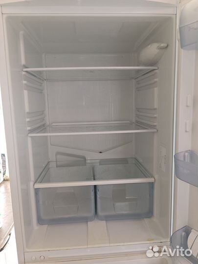 Холодильник Indesit BH180NF. 025