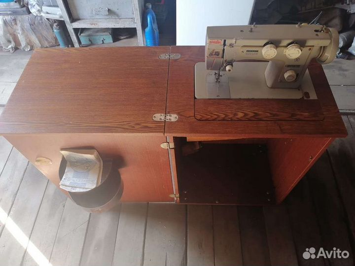 Швейная машинка
