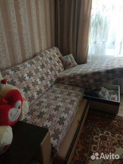 Диван