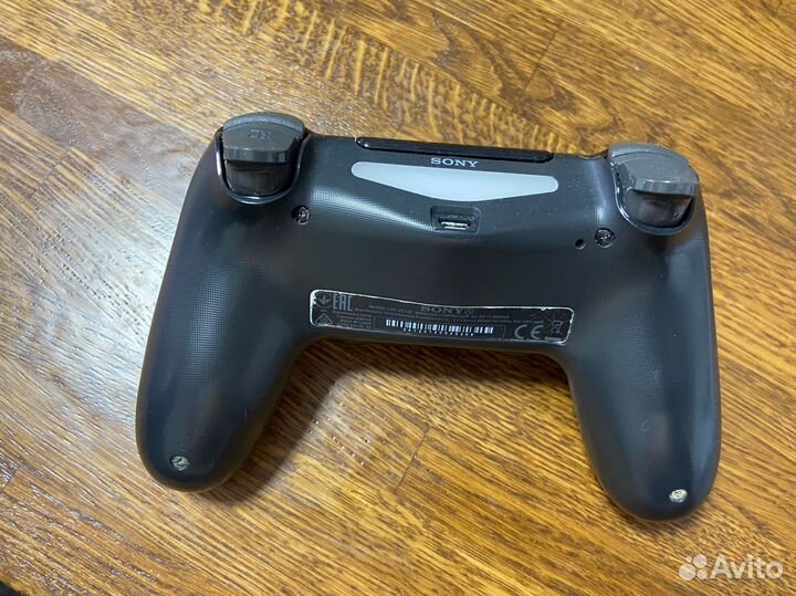 Sony PS4 геймпад