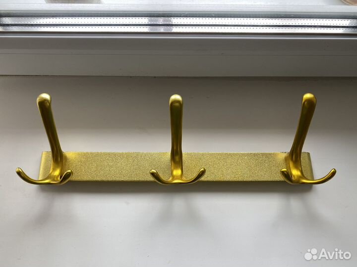 Вешалка настенная металлическая