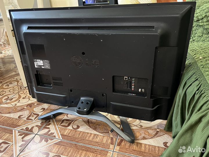 Продаю телевизор LG бу.На запчасти