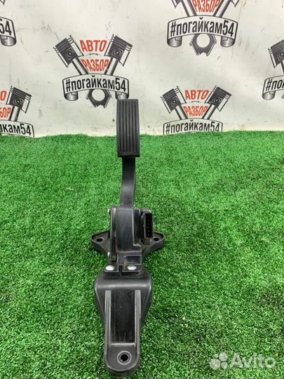 Педаль газа Hyundai Santa Fe CM D4EA 2008