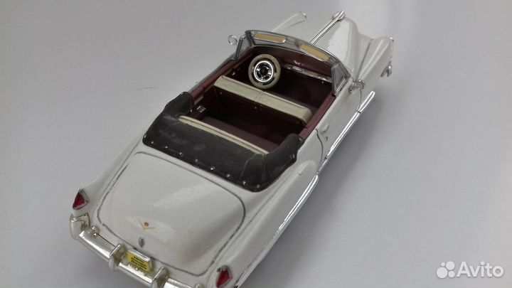 Cadillac, Skoda 1/43