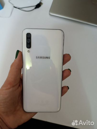 Samsung Galaxy A50, 4/128 ГБ