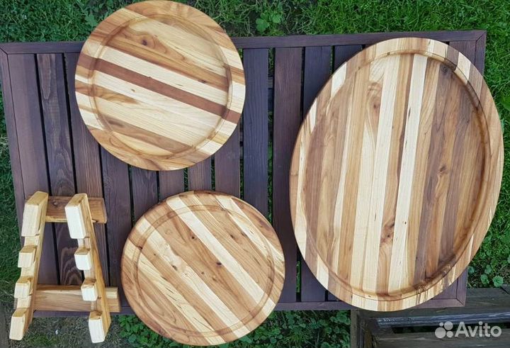 Набор деревянных тарелок