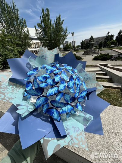 Букет из бабочек светящийся