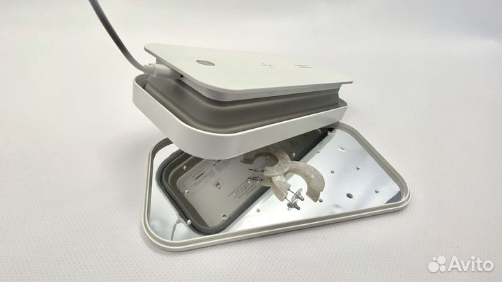 Зарядка беспроводная и уф-стерилизатор