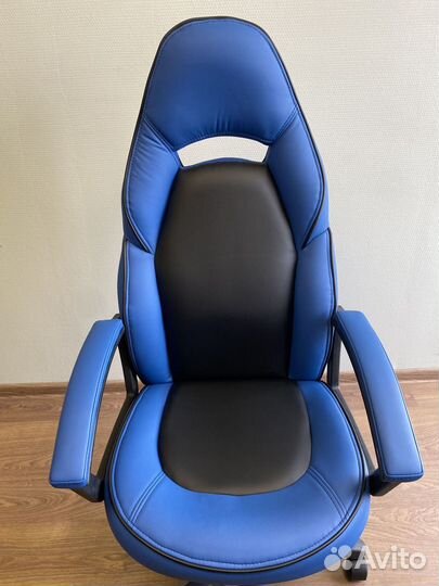 Компьютерное кресло. Гарантия 1 год