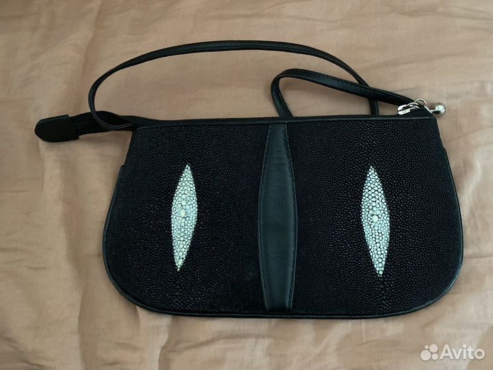 Сумка из кожи ската