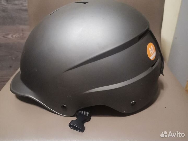 Шлем горнолыжный