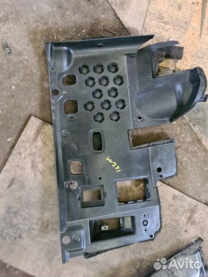 Накладка в салоне Mercedes-Benz S-Klass седан