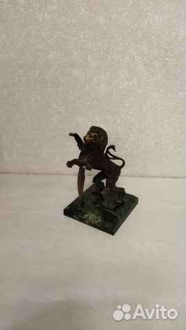 Пресс-папье лев со щитом